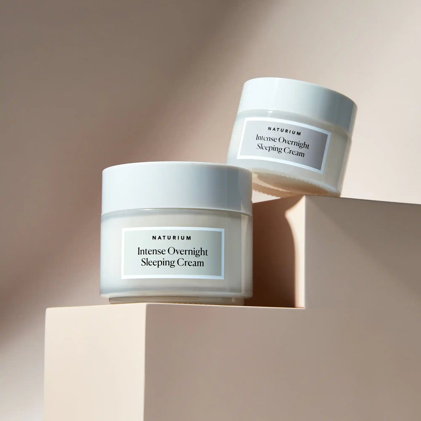 intense-overnight-sleeping-cream-jumbo-m0 11_18_2021_Naturium0552-crop.webp